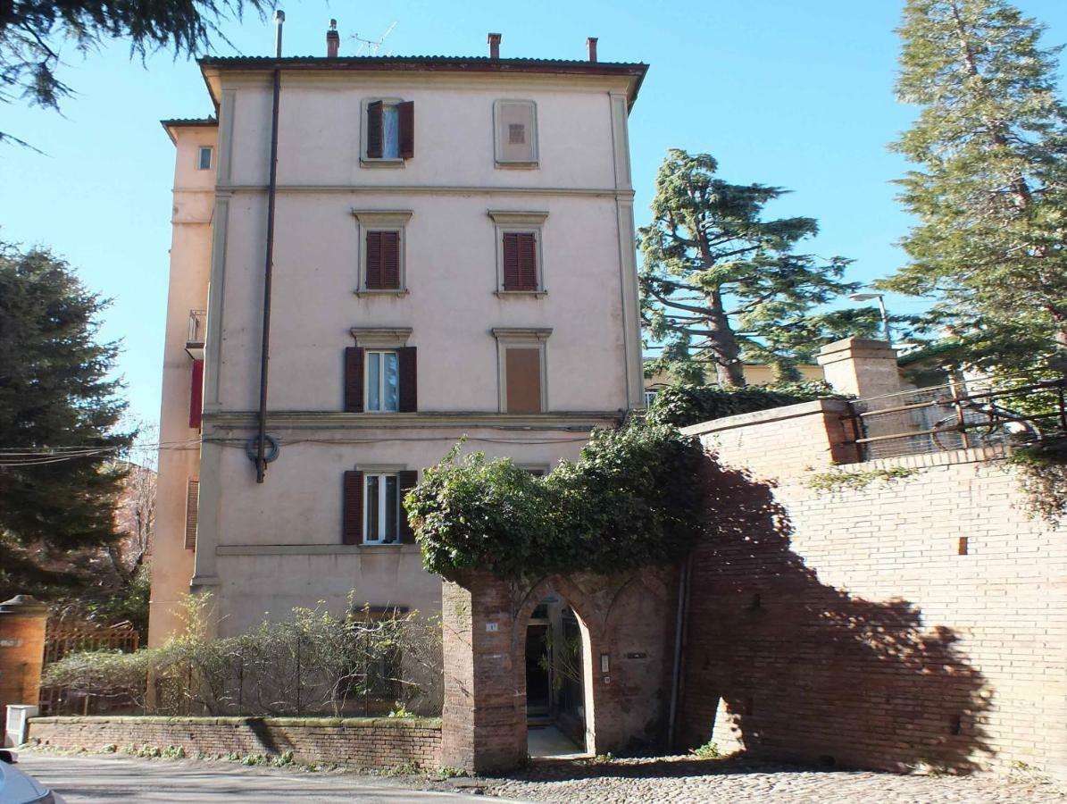 Apartamento Loft Garden In Bologna'S Heart Ospedale Rizzoli Exterior foto